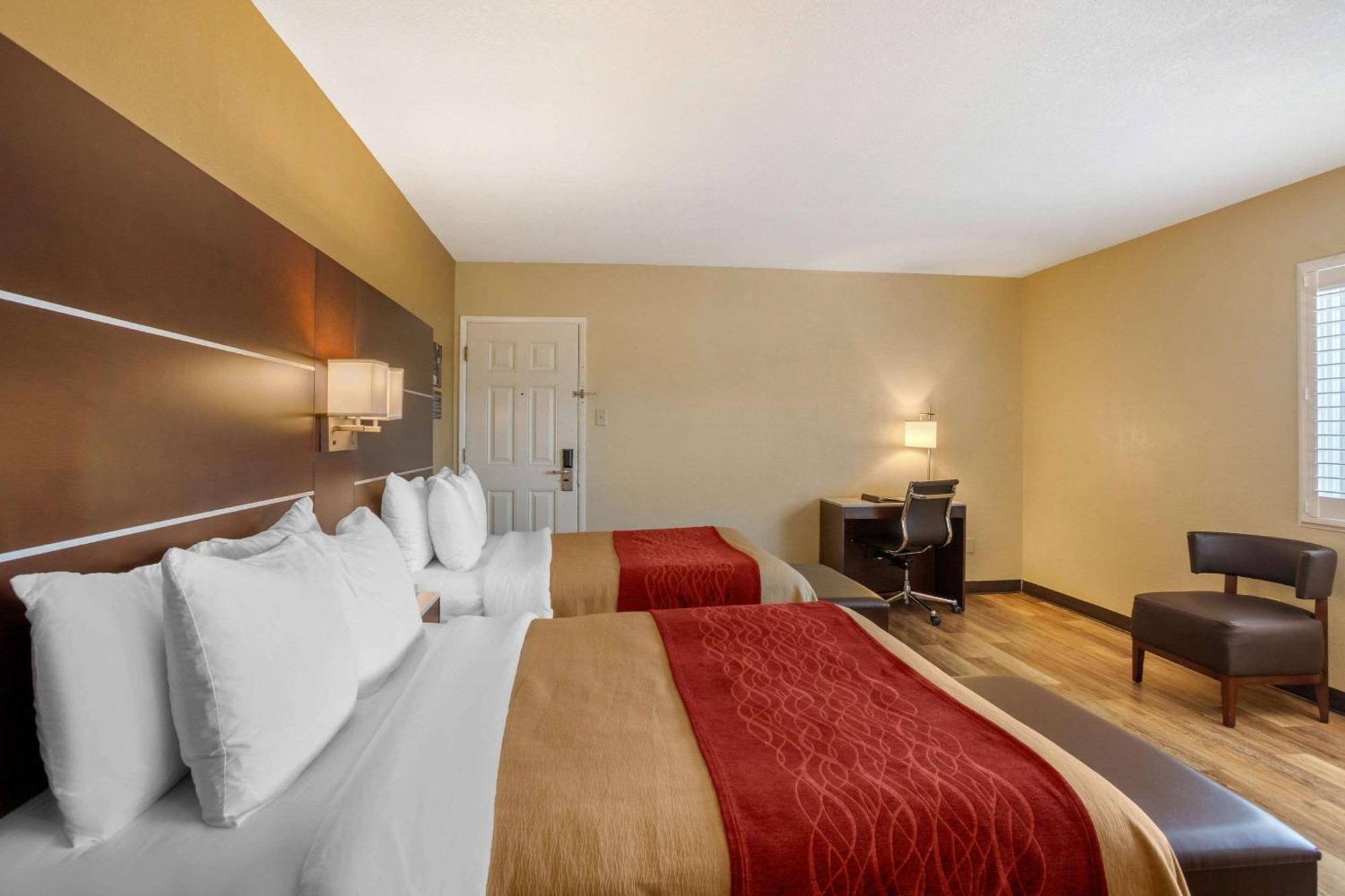 Quarto Standard com 2 Camas de Casal - Não Fumantes