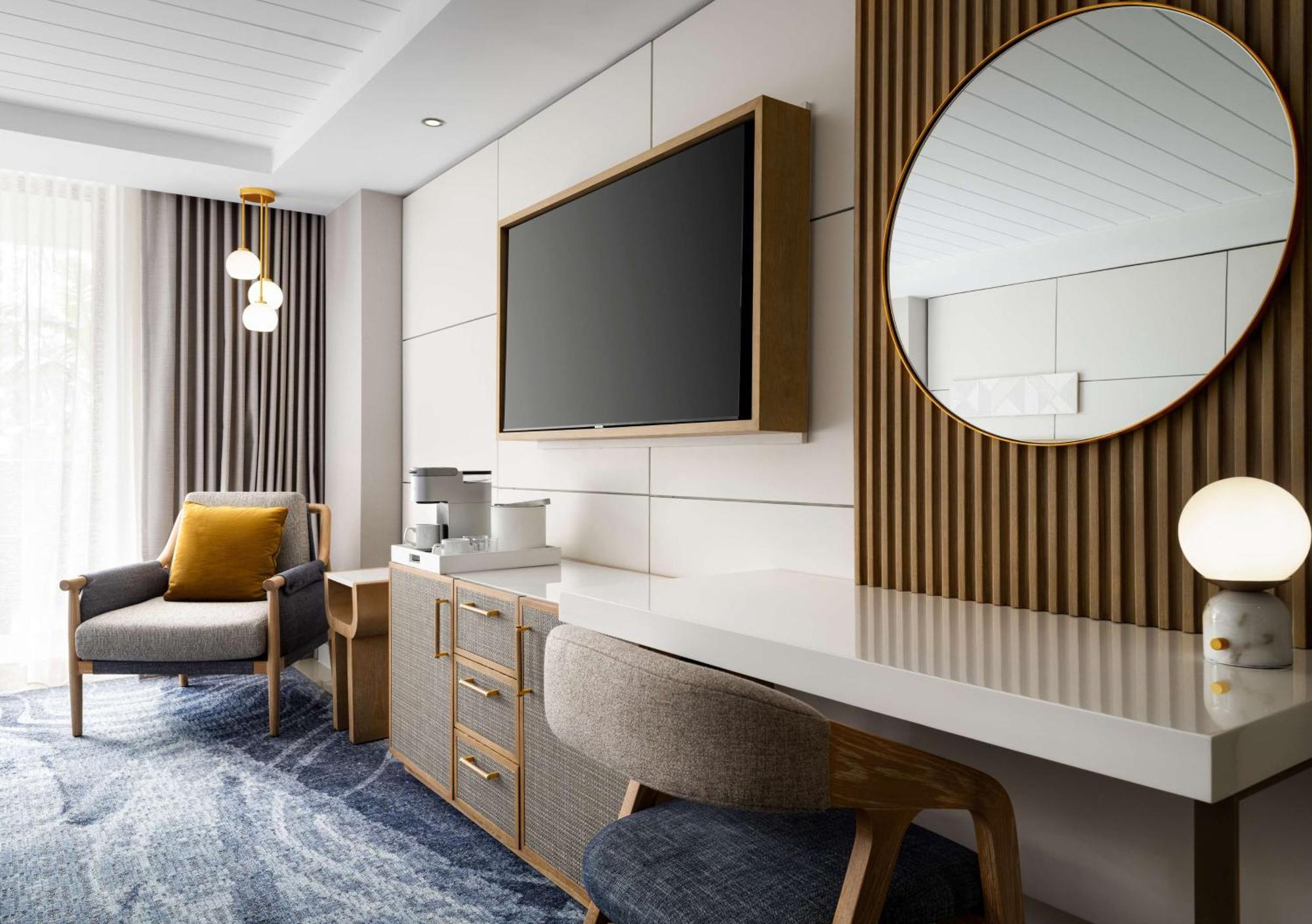 Queen Room with Two Queen Beds and Ocean View - High Floor