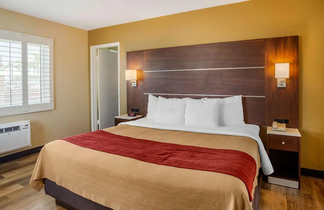 Comfort Inn San Diego Airport At The Harbor-1
