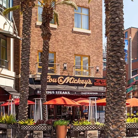 Hilton San Diego Gaslamp Quarter-3
